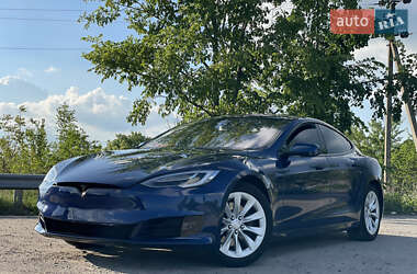 Лифтбек Tesla Model S 2016 в 