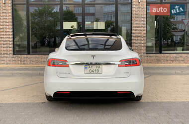 Лифтбек Tesla Model S 2016 в Ивано-Франковске