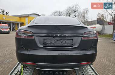 Лифтбек Tesla Model S 2014 в 