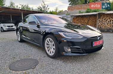 Лифтбек Tesla Model S 2018 в Радехове
