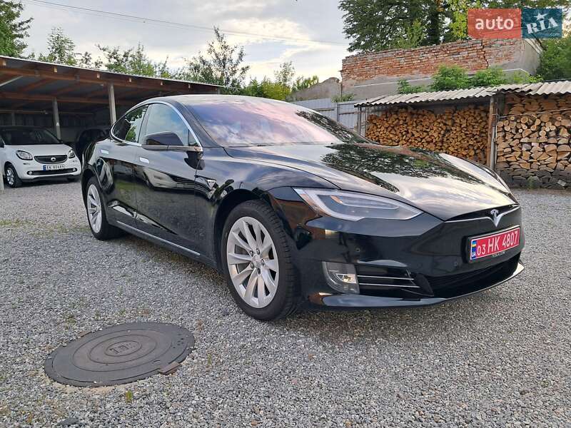 Tesla Model S 2018