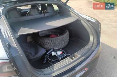 Ліфтбек Tesla Model S 2015 в 