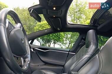 Лифтбек Tesla Model S 2015 в 
