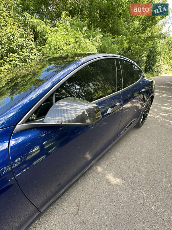 Ліфтбек Tesla Model S 2016 в Рівному фото 16 Ліфтбек Tesla Model S 2016 в Рівному