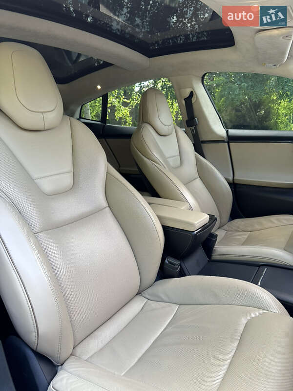 Ліфтбек Tesla Model S 2016 в Рівному фото 6 Ліфтбек Tesla Model S 2016 в Рівному