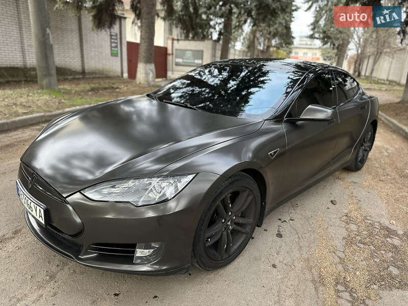 Лифтбек Tesla Model S 2014 в Виннице