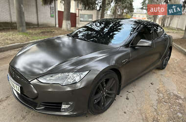 Ліфтбек Tesla Model S 2014 в 