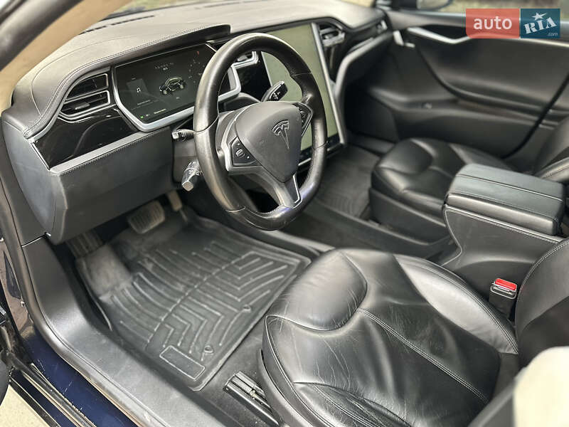 Лифтбек Tesla Model S 2014 в Виннице