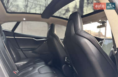 Ліфтбек Tesla Model S 2014 в 