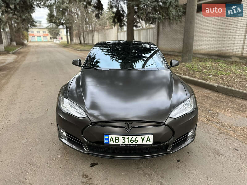Лифтбек Tesla Model S 2014 в Виннице
