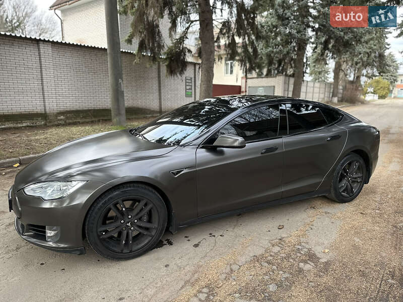 Лифтбек Tesla Model S 2014 в Виннице