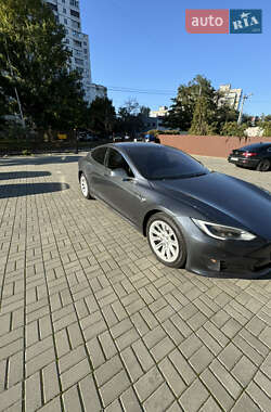 Лифтбек Tesla Model S 2017 в Киеве