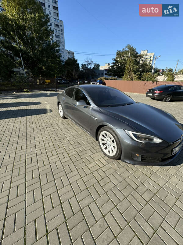 Tesla Model S 2017