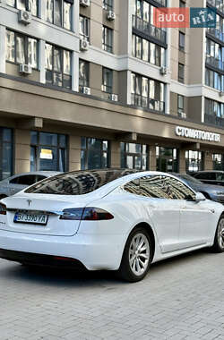 Лифтбек Tesla Model S 2016 в 