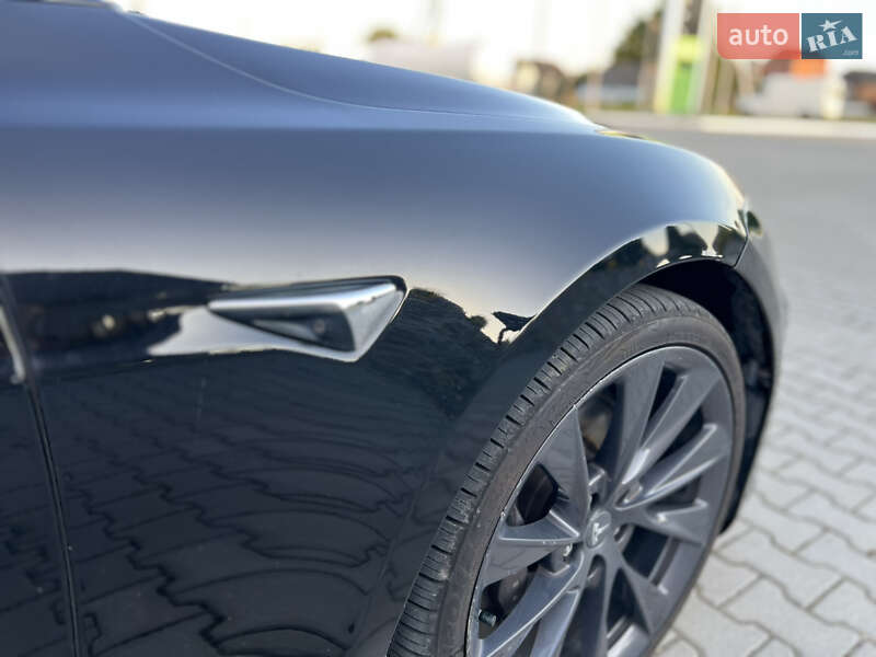 Лифтбек Tesla Model S 2018 в Калиновке