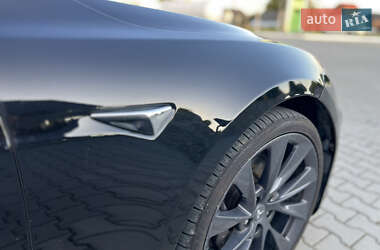 Лифтбек Tesla Model S 2018 в 