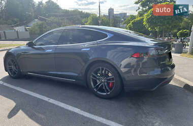 Лифтбек Tesla Model S 2015 в Виннице