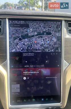 Лифтбек Tesla Model S 2015 в 