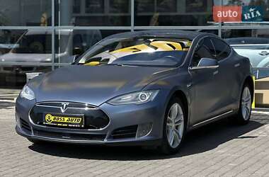 Лифтбек Tesla Model S 2015 в 