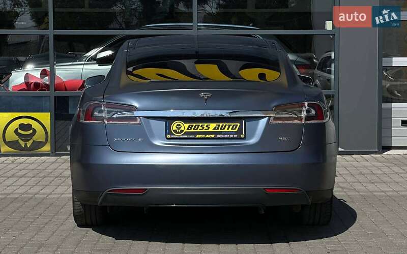 Лифтбек Tesla Model S 2015 в Ивано-Франковске