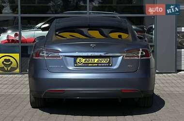 Лифтбек Tesla Model S 2015 в 
