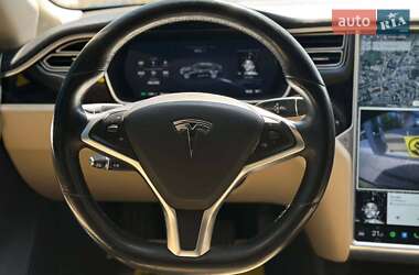 Лифтбек Tesla Model S 2015 в 