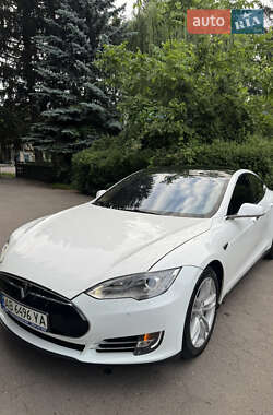 Лифтбек Tesla Model S 2014 в 