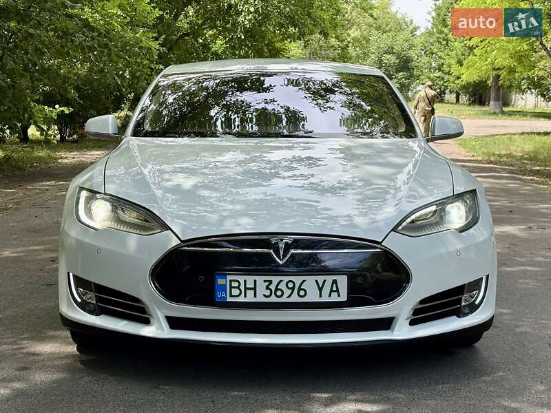 Лифтбек Tesla Model S 2013 в Одессе