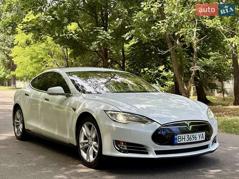 Лифтбек Tesla Model S 2013 в Одессе