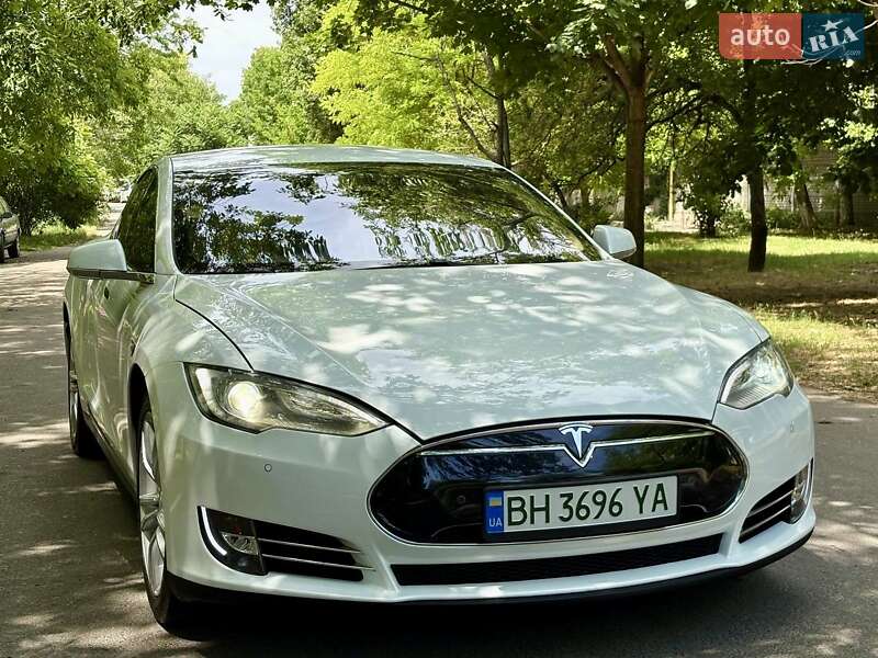 Лифтбек Tesla Model S 2013 в Одессе
