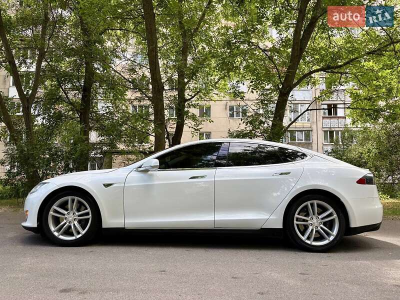Лифтбек Tesla Model S 2013 в Одессе