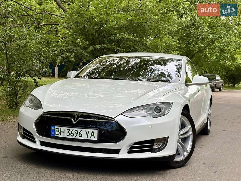 Лифтбек Tesla Model S 2013 в Одессе