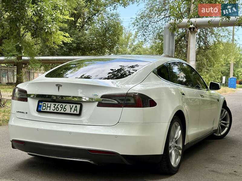 Лифтбек Tesla Model S 2013 в Одессе