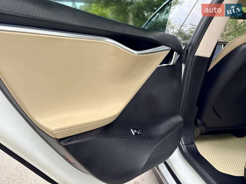 Лифтбек Tesla Model S 2013 в Одессе