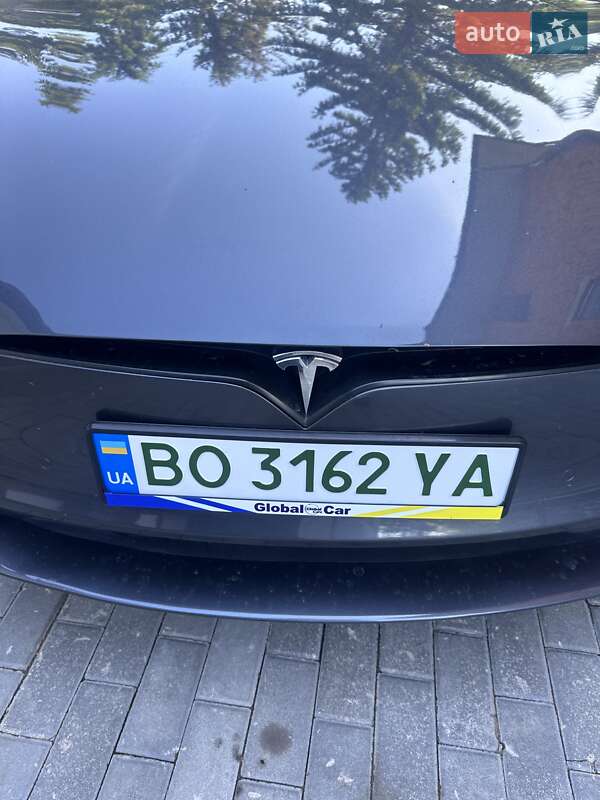 Лифтбек Tesla Model S 2022 в 