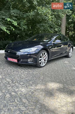 Лифтбек Tesla Model S 2015 в 