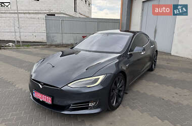 Лифтбек Tesla Model S 2017 в 