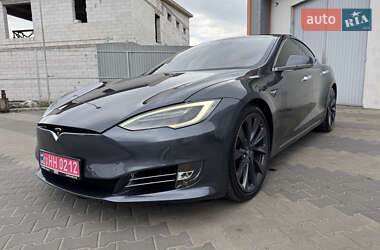Лифтбек Tesla Model S 2017 в 