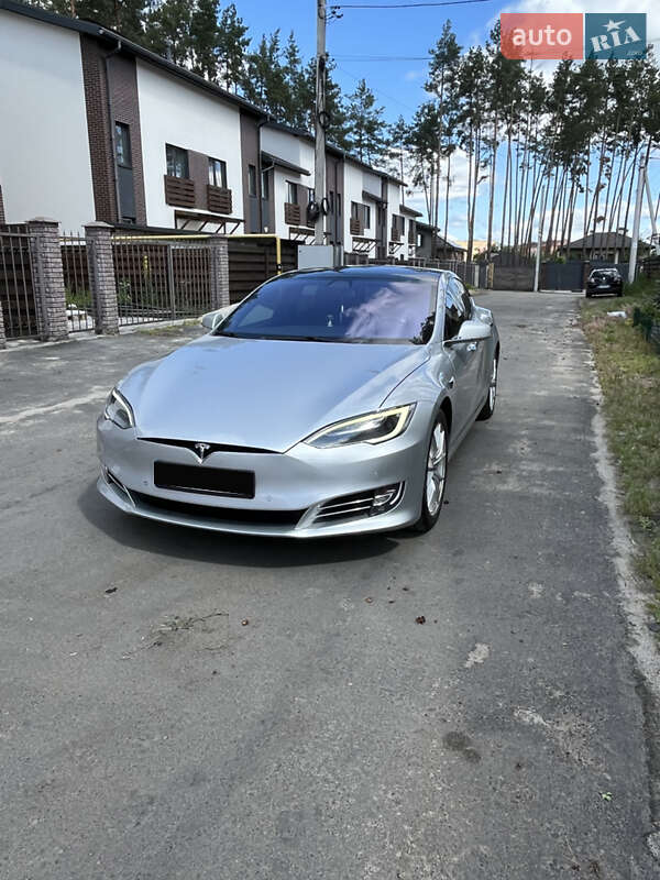 Лифтбек Tesla Model S 2018 в 
