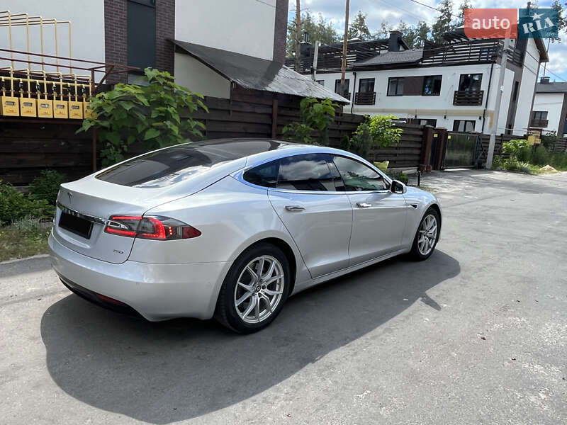 Лифтбек Tesla Model S 2018 в Гостомеле