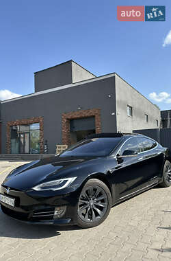 Лифтбек Tesla Model S 2018 в 