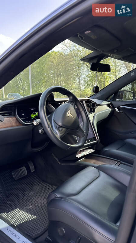 Лифтбек Tesla Model S 2018 в Виннице