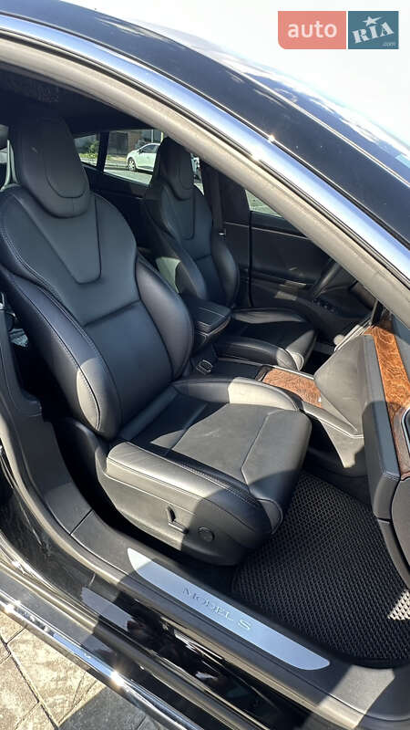 Лифтбек Tesla Model S 2018 в Виннице