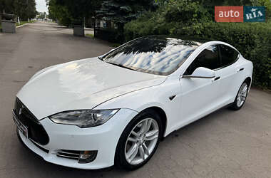 Ліфтбек Tesla Model S 2014 в Умані