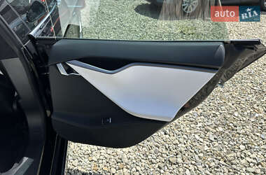 Лифтбек Tesla Model S 2020 в 
