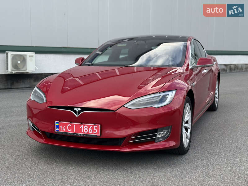 Лифтбек Tesla Model S 2018 в Виннице