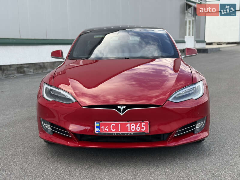 Лифтбек Tesla Model S 2018 в Виннице