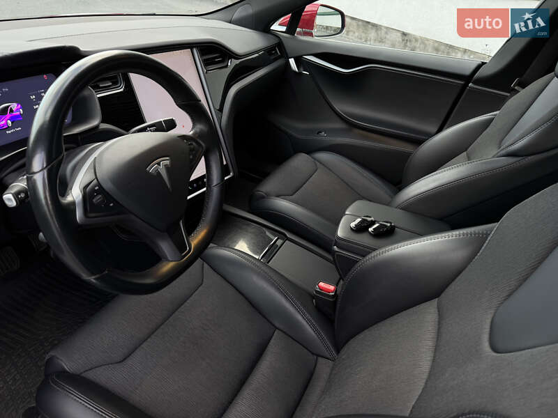 Лифтбек Tesla Model S 2018 в Виннице