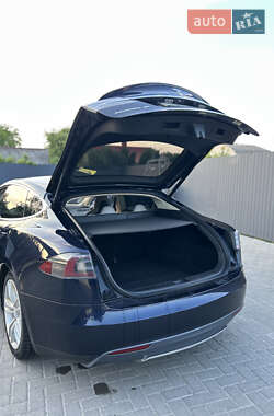 Лифтбек Tesla Model S 2013 в 