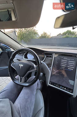 Лифтбек Tesla Model S 2013 в 